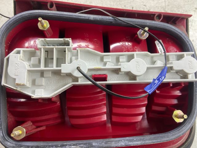 bontott SKODA FABIA I Bal Hátsó Lámpa