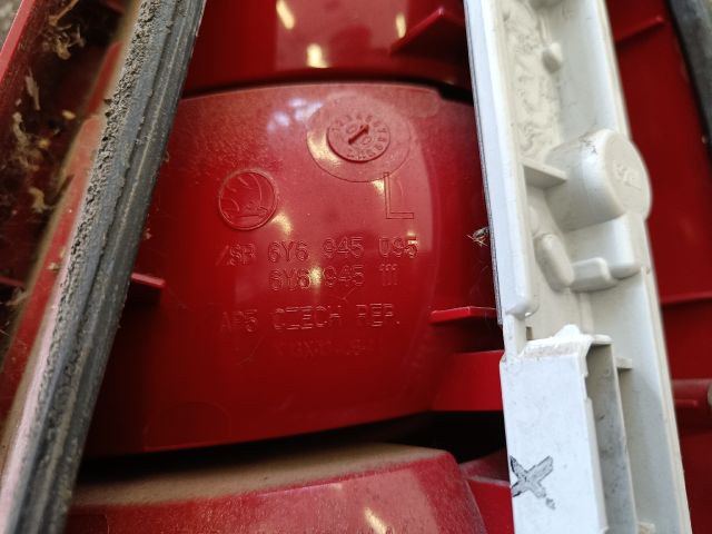 bontott SKODA FABIA I Bal Hátsó Lámpa