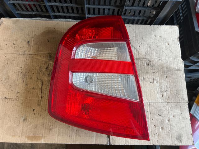 bontott SKODA FABIA I Bal Hátsó Lámpa