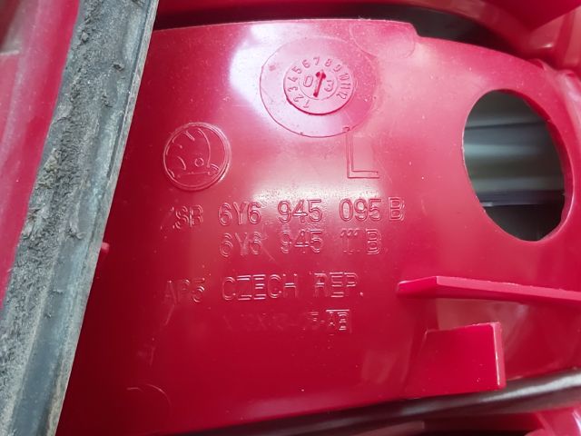 bontott SKODA FABIA I Bal Hátsó Lámpa