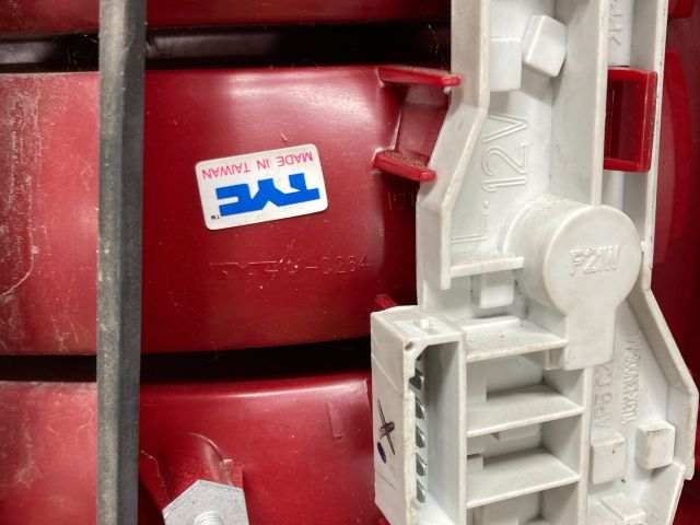 bontott SKODA FABIA I Bal Hátsó Lámpa