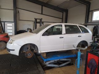 bontott SKODA FABIA I Bal hátsó Oldal Lökhárító Tartó (Műanyag)