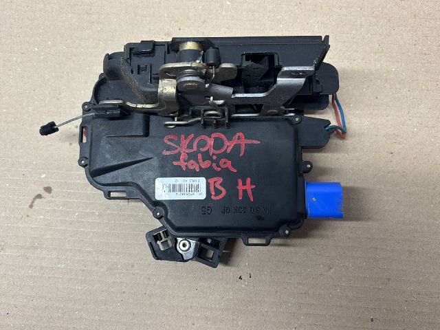 bontott SKODA FABIA I Bal hátsó Zárbetét