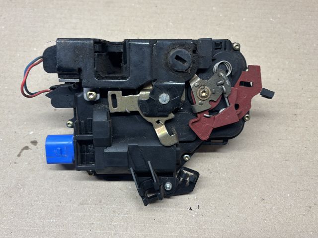 bontott SKODA FABIA I Bal hátsó Zárbetét