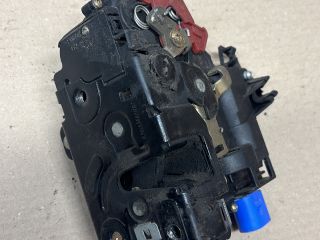 bontott SKODA FABIA I Bal hátsó Zárbetét