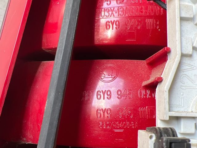 bontott SKODA FABIA I Bal Külső Hátsó Lámpa