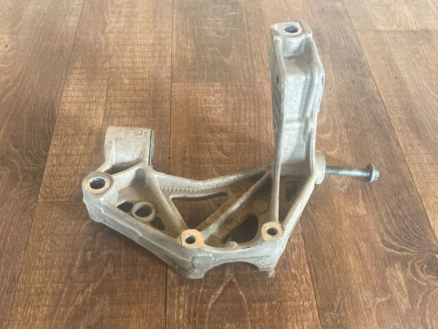 bontott SKODA FABIA I Bal Lengőkar Tartó