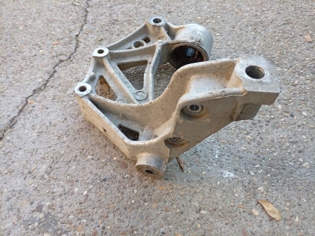 bontott SKODA FABIA I Bal Lengőkar Tartó