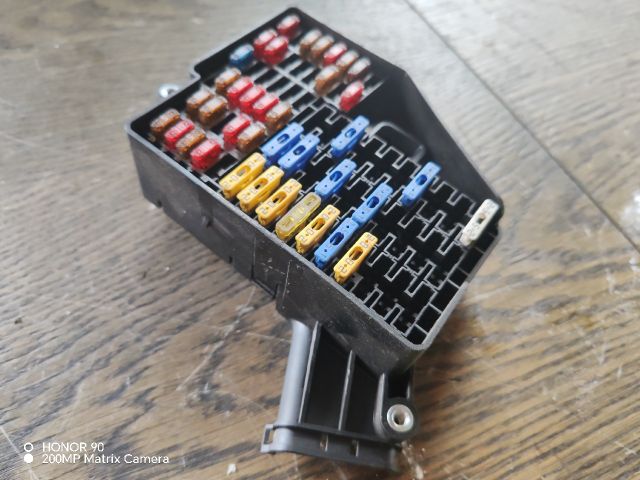 bontott SKODA FABIA I Biztosítéktábla Utastér