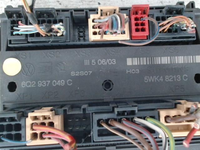 bontott SKODA FABIA I Biztosítéktábla Utastér