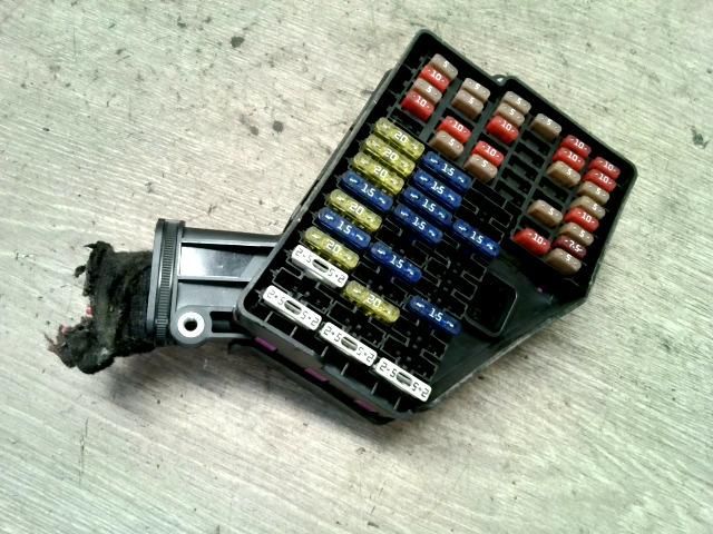 bontott SKODA FABIA I Biztosítéktábla Utastér