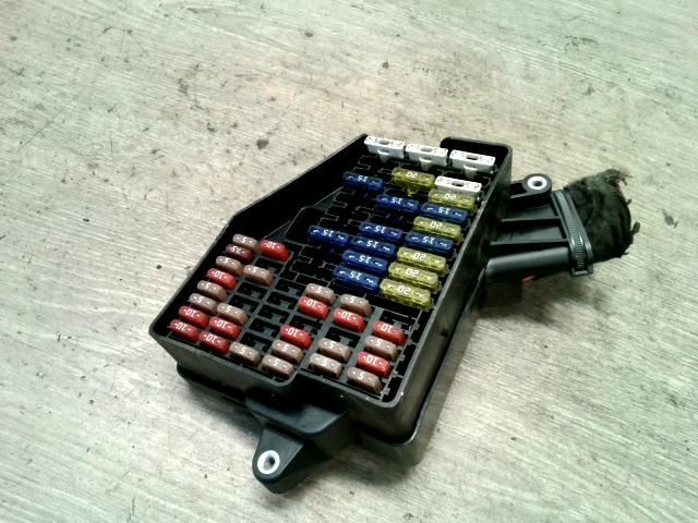 bontott SKODA FABIA I Biztosítéktábla Utastér