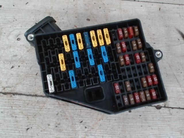 bontott SKODA FABIA I Biztosítéktábla Utastér