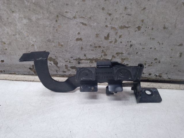 bontott SKODA FABIA I Csomagtér Nyitó Kar / Gomb