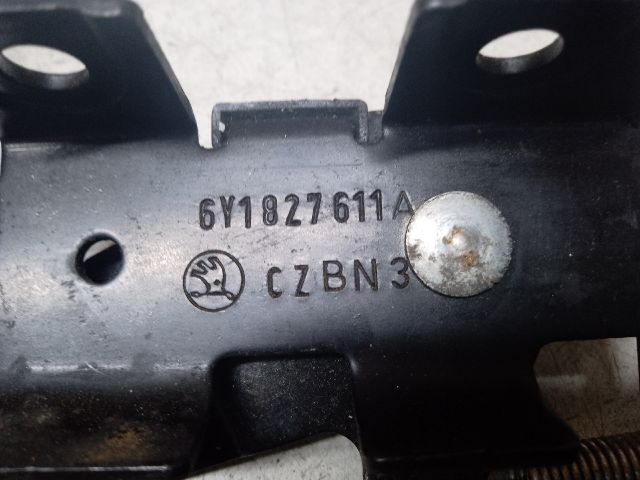 bontott SKODA FABIA I Csomagtér Nyitó Kar / Gomb