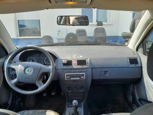 bontott SKODA FABIA I Csomagtér Roló