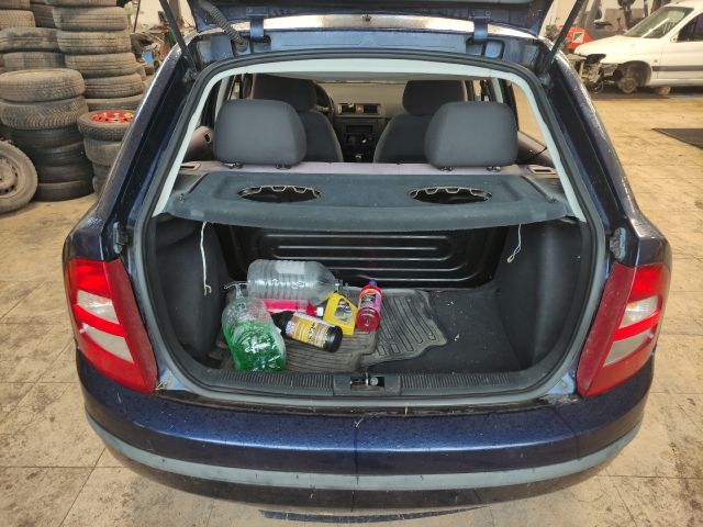 bontott SKODA FABIA I Csomagtérajtó Burkolat Felső