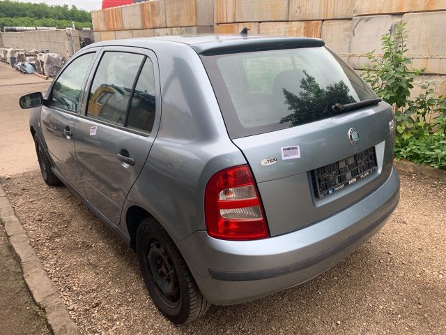 bontott SKODA FABIA I Csomagtérajtó Gumikéder