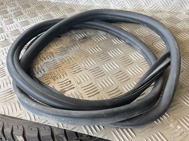 bontott SKODA FABIA I Csomagtérajtó Gumikéder