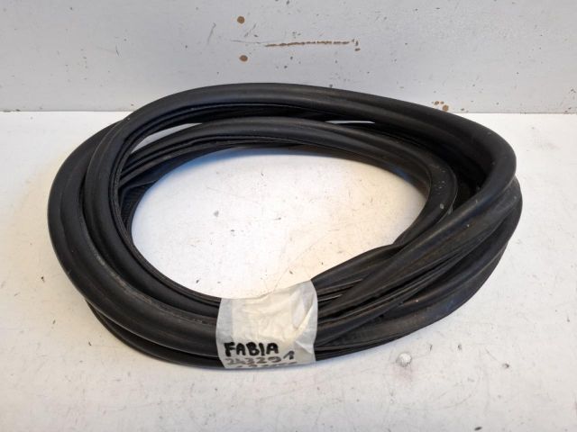 bontott SKODA FABIA I Csomagtérajtó Gumikéder