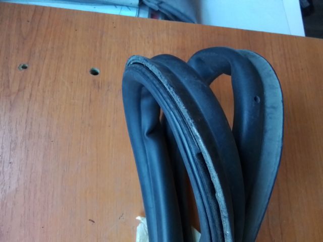 bontott SKODA FABIA I Csomagtérajtó Gumikéder