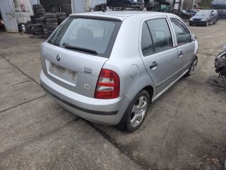 bontott SKODA FABIA I Csomagtérajtó (Részeivel)