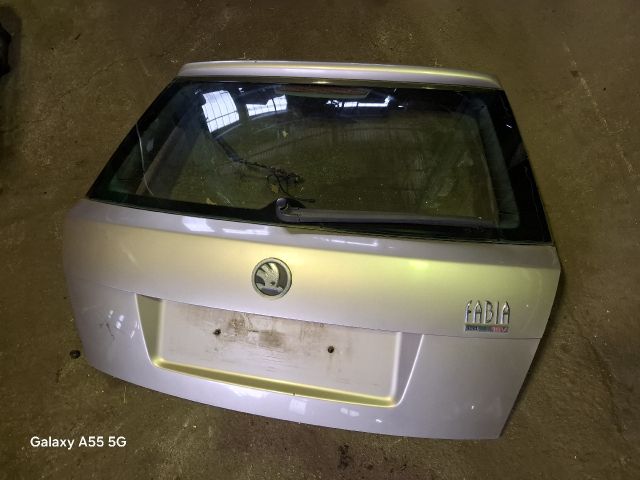 bontott SKODA FABIA I Csomagtérajtó (Részeivel)