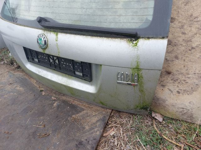 bontott SKODA FABIA I Csomagtérajtó (Részeivel)