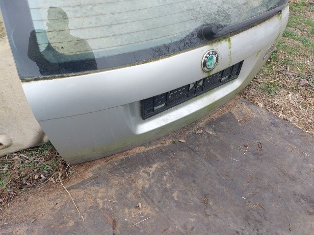 bontott SKODA FABIA I Csomagtérajtó (Részeivel)