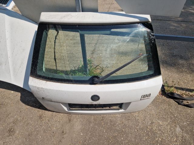 bontott SKODA FABIA I Csomagtérajtó (Részeivel)