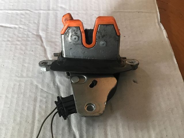 bontott SKODA FABIA I Csomagtérajtó Zárszerkezet