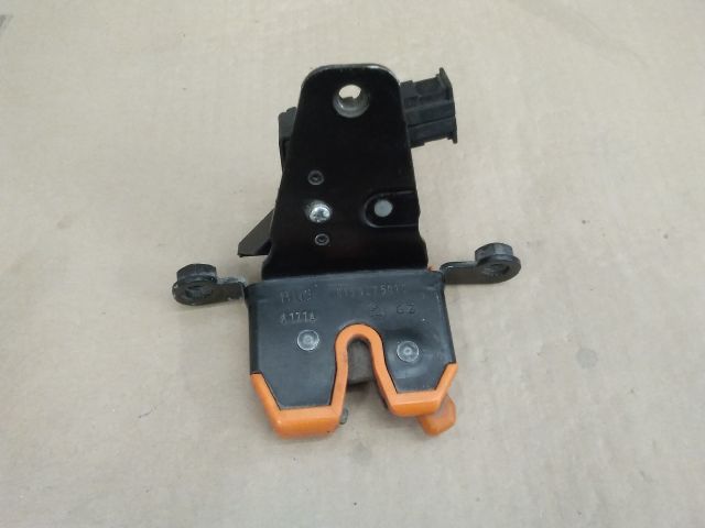 bontott SKODA FABIA I Csomagtérajtó Zárszerkezet