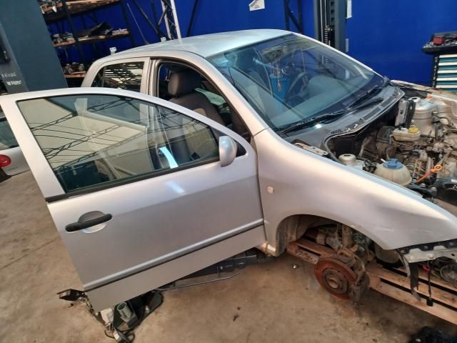 bontott SKODA FABIA I Csomagtérajtó Zárszerkezet