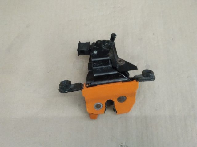 bontott SKODA FABIA I Csomagtérajtó Zárszerkezet