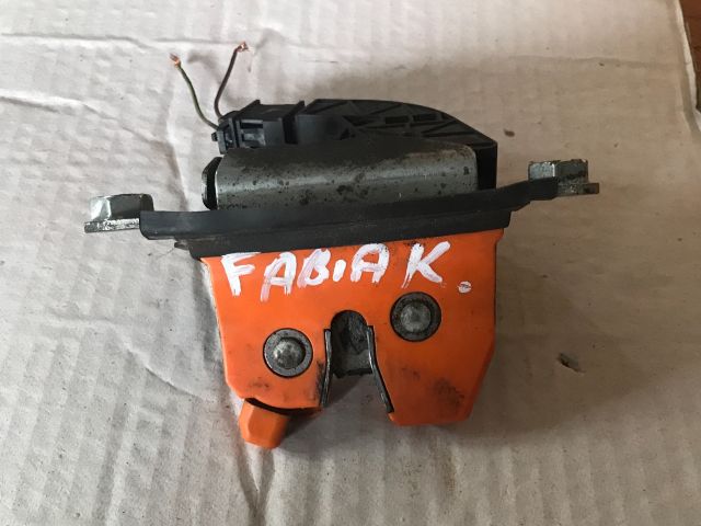 bontott SKODA FABIA I Csomagtérajtó Zárszerkezet