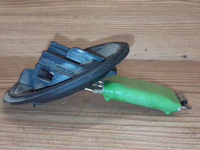 bontott SKODA FABIA I Előtét Ellenállás Fűtőmotor