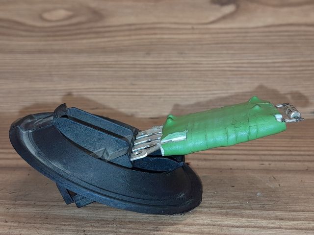 bontott SKODA FABIA I Előtét Ellenállás Fűtőmotor