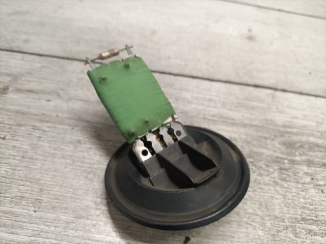 bontott SKODA FABIA I Előtét Ellenállás Fűtőmotor