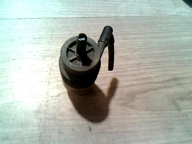 bontott SKODA FABIA I Első Ablakmosó Szivattyú