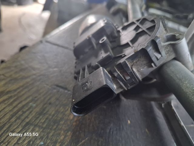 bontott SKODA FABIA I Első Ablaktörlő Szerkezet Motorral