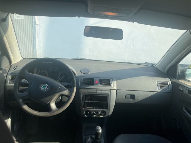 bontott SKODA FABIA I Első Hamutartó