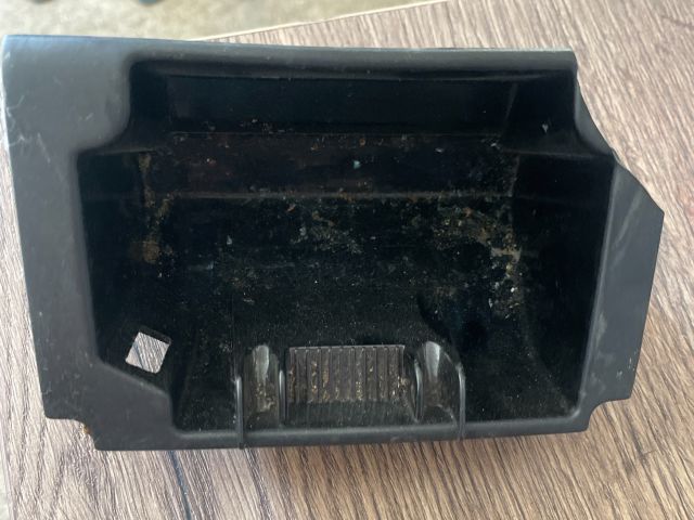 bontott SKODA FABIA I Első Hamutartó