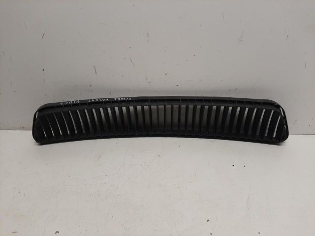 bontott SKODA FABIA I Első Lökhárító Alsó Középső Díszrács