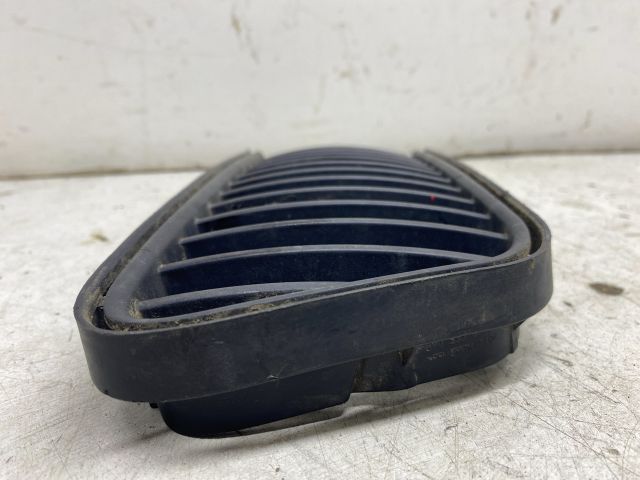 bontott SKODA FABIA I Első Lökhárító Alsó Középső Díszrács