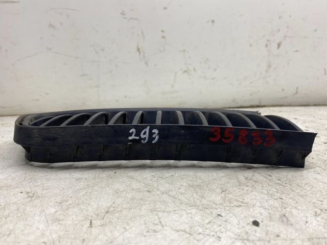 bontott SKODA FABIA I Első Lökhárító Alsó Középső Díszrács