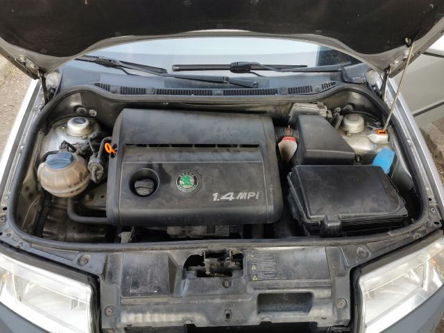 bontott SKODA FABIA I Első Lökhárító Merevítő (Fém)