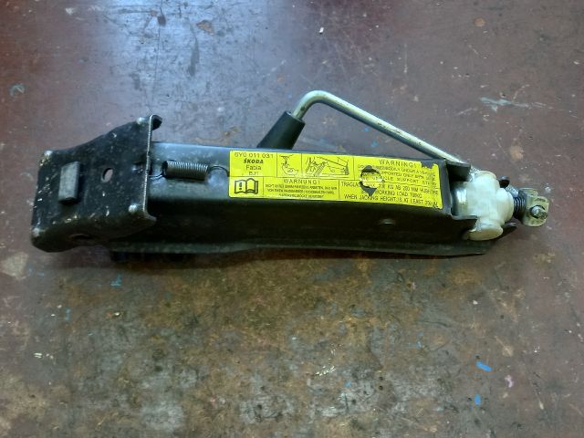 bontott SKODA FABIA I Emelő