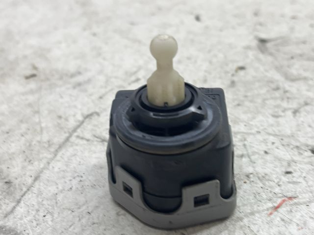 bontott SKODA FABIA I Fényszórómagasság Állító Motor Jobb