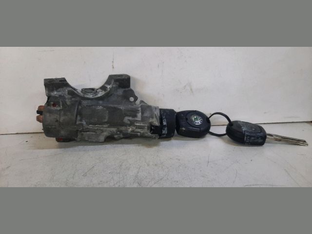 bontott SKODA FABIA I Gyújtáskapcsoló Házzal