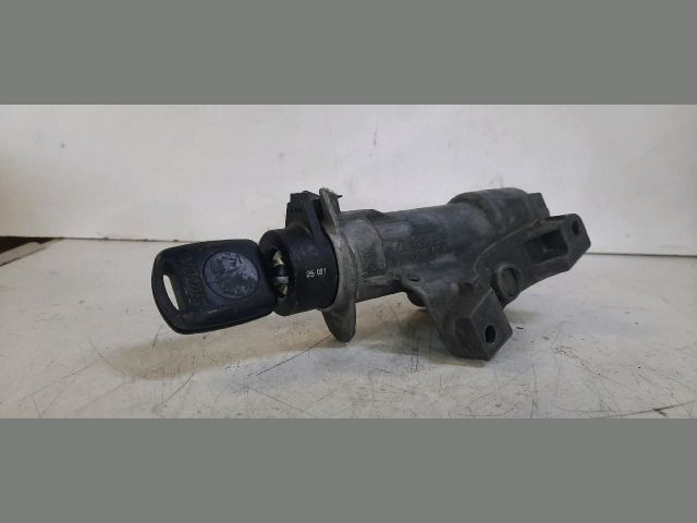 bontott SKODA FABIA I Gyújtáskapcsoló Házzal